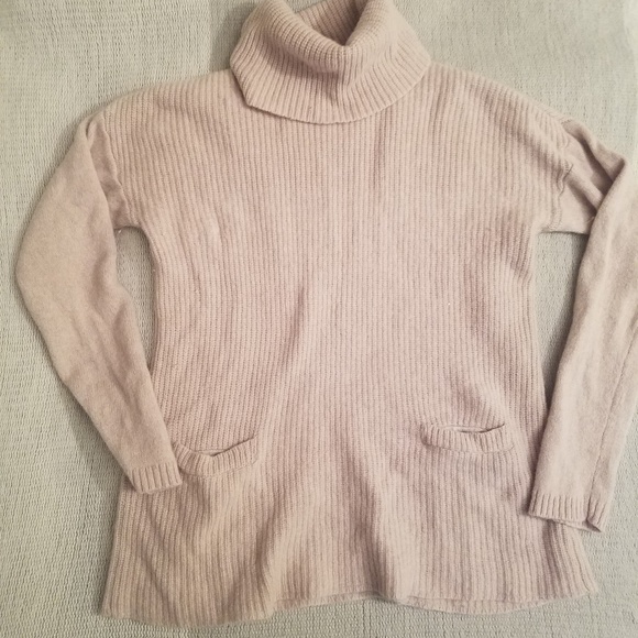Ellen Tracy Turtleneck Beige Sweater - Picture 6 of 6